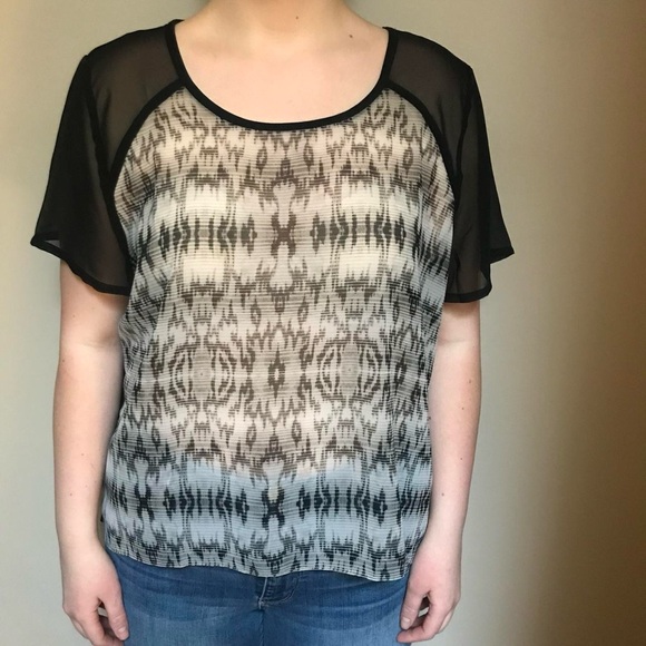 AE Sheer Printed Top - Picture 3 of 4